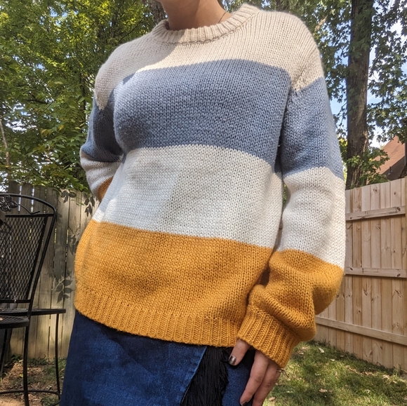 Style Rack Color Block Knit Crew Neck Sweater - Picture 3 of 6